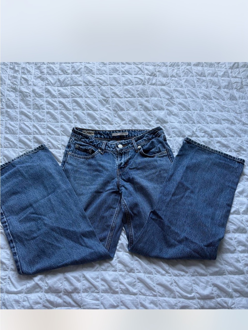 Levi's low rise Women's Straight Leg Jeans - Dark Blue Denim - Size 26x30 inseam